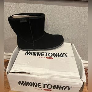 Minnetonka Women Boots
